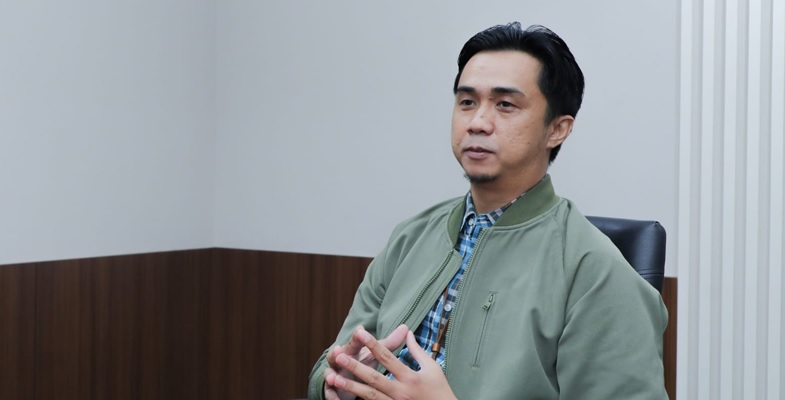 Dr. Riki Perdana Raya Waruwu, S.H., M.H.