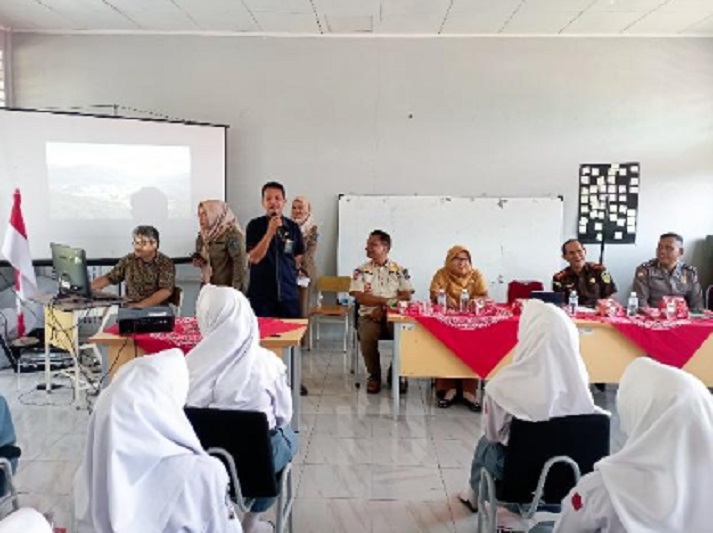 Yuk, Intip Keseruan PN Sawahlunto Jelajah Sekolah Beri Pembinaan Ketaatan Hukum dan Perda