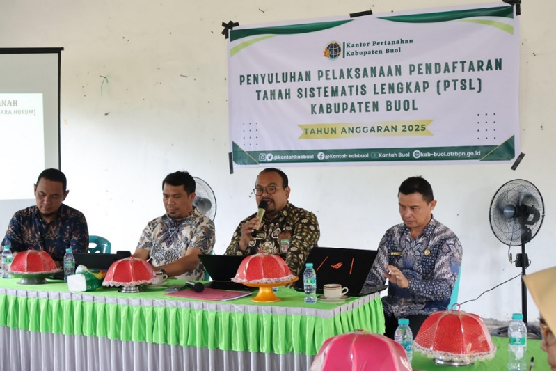 PN Buol bekerja sama dengan Kantor Pertanahan Kabupaten Buol memberikan penyuluhan dalam kegiatan bersama dengan dengan tema “Beberapa Penyebab Masalah Sengketa Tanah dan Cara Penyelesaiannya”. Foto: dokumentasi PN Buol.