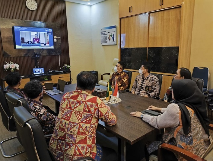 Ketua Pengadilan Negeri Tanjung Jabung Timur, Anisa Primadona Duswara S.H.,M.H. beserta Hakim PN Tanjung Jabung Timur mengikuti secara daring Webinar Nasional. Foto dokumentasi Pengadilan Negeri Tanjung Jabung Timur