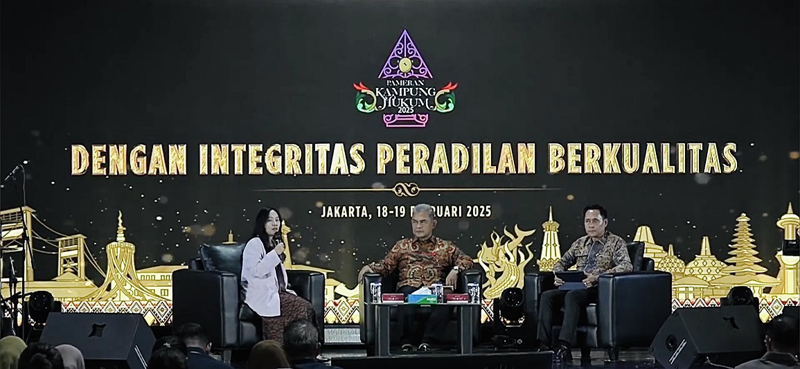 Kegiatan talkshow dengan tema “Peradilan Berintegritas Melalui Pemanfaatan Artificial Intelligence (AI)” pada Pameran Kampung Hukum, Senin (18/2/2025). Foto dokumentasi MA