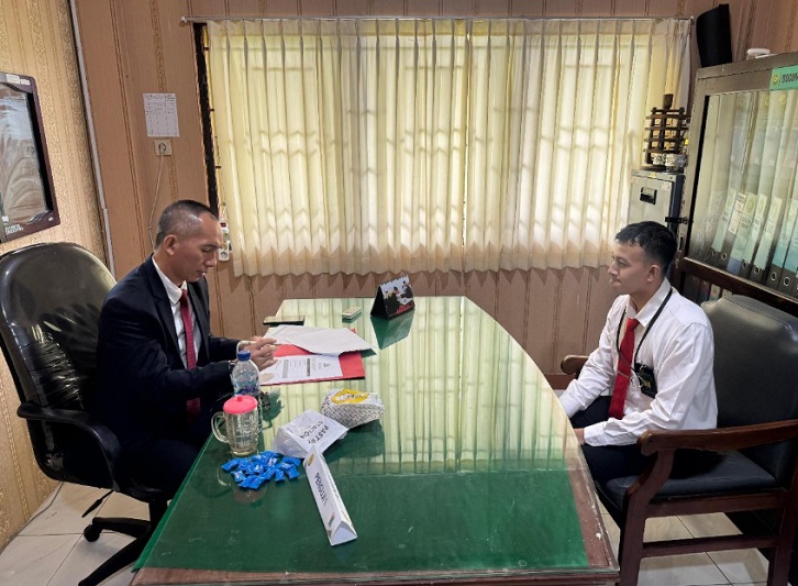 Kepala Pusat Pendidikan dan Pelatihan BSDK (Kapusdiklat) Mahkamah Agung RI Syamsul Arief  ujian wawancara lisan para calon hakim Pengadilan Negeri Pekalongan. Foto PN Pekalongan