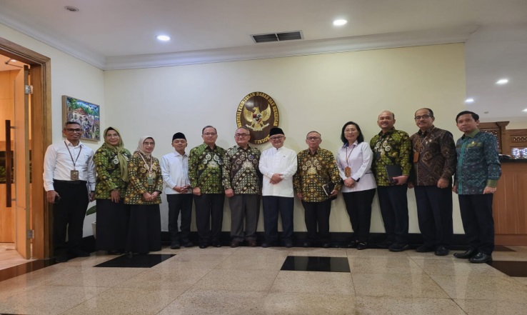 Pengurus Pusat IKAHI bergerak cepat dengan audiensi dan bersilaturahmi dengan Menteri Pendidikan Dasar dan Menengah (Dikdasmen) RI, Prof. Dr. Abdul Mu’ti, M. Ed. Foto dokumentasi IKAHI