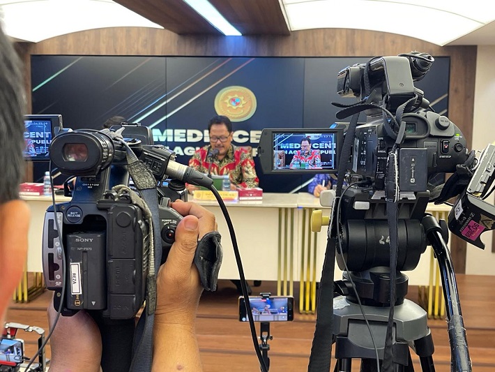 Presiden menunjuk Prof. Dr. H. Yanto, S.H., M.H., sebagai sebagai anggota Pansel Pemilihan Calon Anggota Komisi Yudisial. Foto dokumentasi Humas MA