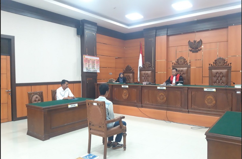 Perkara ini ditangani oleh Polsek Koto Baru dan dilimpahkan ke Pengadilan Negeri Pulau Punjung. Pemeriksaan terhadap terdakwa dilakukan dengan acara pemeriksaan cepat, mengingat jenis tindak pidananya yang tergolong ringan.