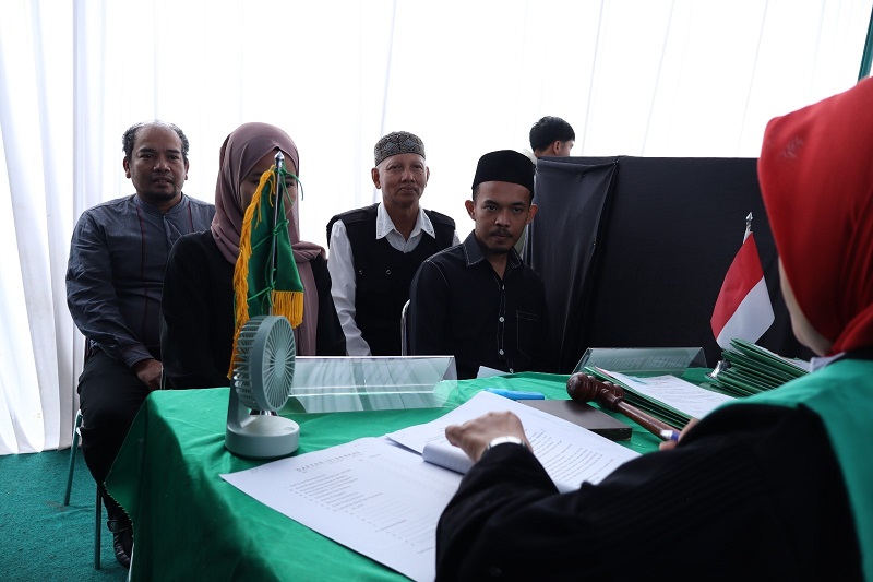 Bertempat di Bale Kota Tasikmalaya pada Kamis (22/5/2025), dilaksanakan sidang terpadu dalam perkara pengesahan perkawinan atau Itsbat Nikah. Foto dokumentasi PA Kota Tasikmalaya