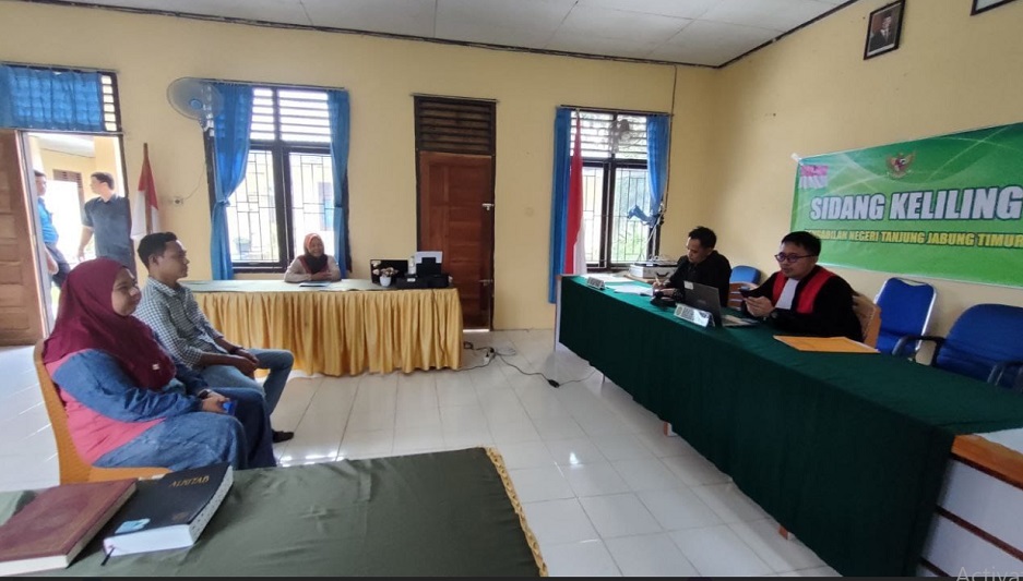 Bertempat di Aula Kantor Kecamatan Geragai, Kabupaten Tanjung Jabung Timur, pada 27 Mei 2025, SI DARLING (Sidang Keliling Pengadilan Negeri Tanjung Jabung Timur) kembali digelar. Foto dokumentasi PN Tanjung Jabung Timur.