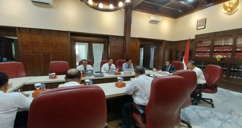 Tim Pustrajak MA RI mengunjungi Pengadilan Tinggi Surabaya pada Senin (2/6/2025). Foto Dokumentasi tim Pustrajak MA RI