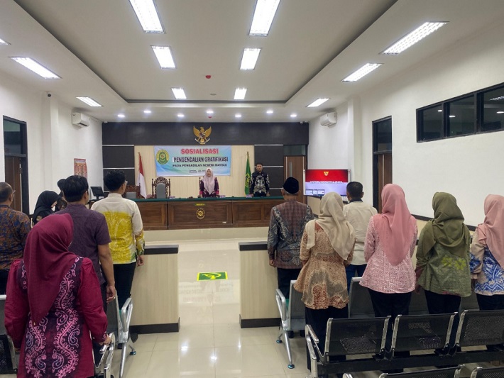 Pengadilan Negeri (PN) Rantau menggelar acara sosialisasi terkait implementasi pengendalian gratifikasi dalam rangka menyuarakan dan mengajak untuk menolak gratifikasi di Ruang Sidang Utama PN Rantau, Jumat (12/6/2025). Foto dokumentasi PN Rantau
