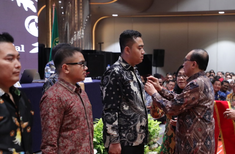 Ketua Mahkamah Agung Prof. Dr. H. Sunarto, S.H., M.H saat memberikan pembinaan kepada para hakim baru pada Jumat (13/6/2025). Sumber: Humas MA RI