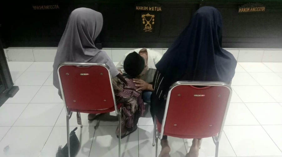 Majelis Hakim Pengadilan Negeri Dataran Hunipopu telah berhasil menerapkan mekanisme keadilan restoratif dalam kasus KDRT. Foto dokumentasi humas PN Dataran Hunipopu