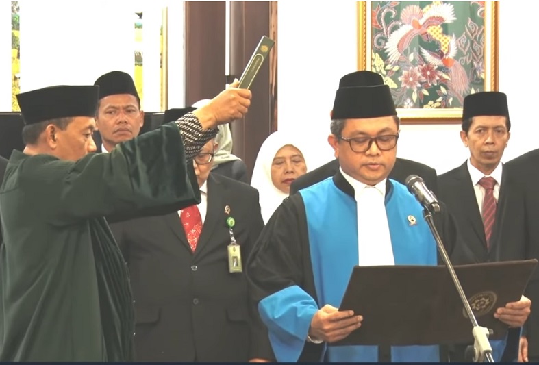 Pengambilan sumpah jabatan dan pelantikan Wakil Ketua I Pengadilan Pajak Bidang Non Yudisial Dr. Mohammad Wangsit Supriyadi,S.E., S.H., M.A.B oleh Yang Mulia Ketua Mahkamah Agung RI Prof. Dr. H. Sunarto, S.H., M.H. Foto YouTube MA.