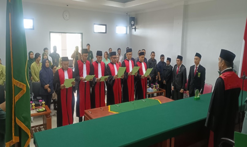 Ketua Pengadilan Negeri Kaimana melantik enam hakim baru pada Rabu (26/6/2025). Foto dokumentasi PN Kaimana