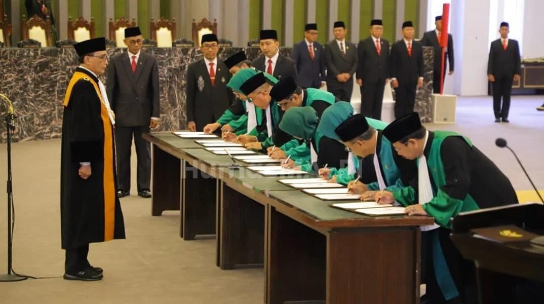 Ketua Mahkamah Agung, Prof. Dr. H. Sunarto, S.H., M.H., melantik 16 Ketua Pengadilan Tinggi Agama pada Juni 2025 di Gedung Mahkamah Agung, Jakarta.