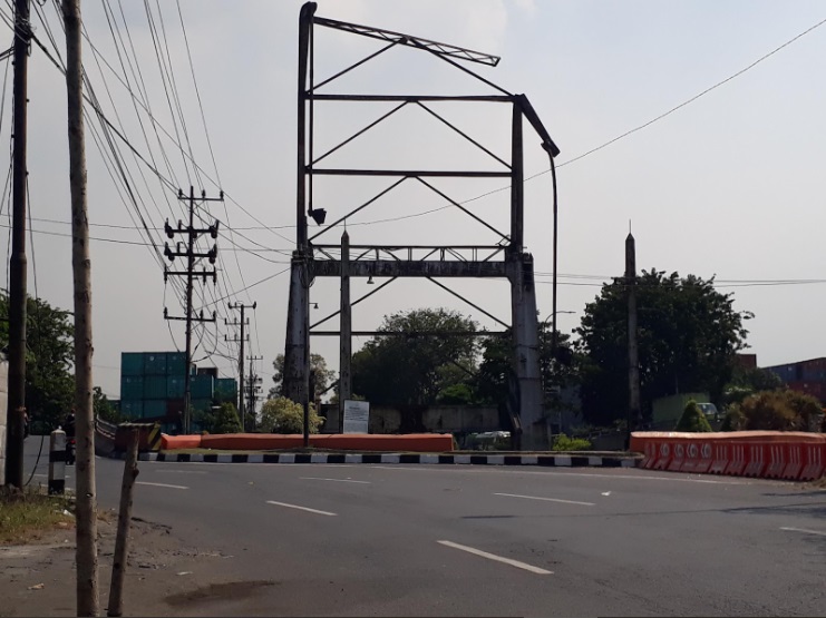 Jembatan Petekan (FerwerdarBrug) warisan belanda di Surabaya. Foto Dokumentasi Pribadi