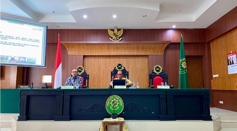 Ketua PT Ambon Aroziduhu Waruwu, S.H., M.H. memberikan pembinaan mengenai integritas kepada seluruh satuan kerja sewilayah Maluku, Foto: dokumentasi PT Ambon