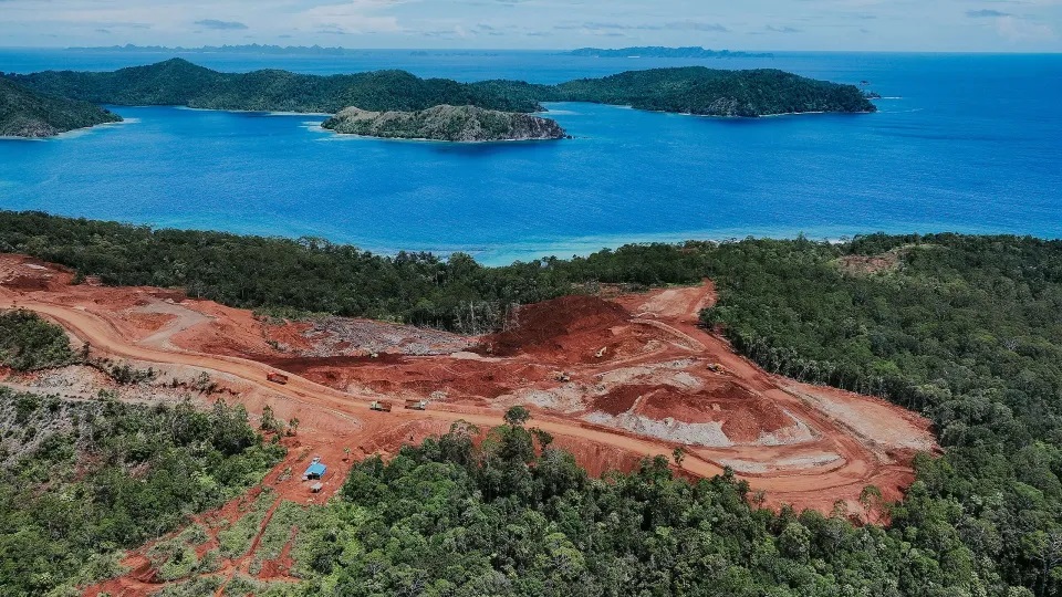 Pertambangan di Pulau Gag, Raja Ampat, Provinsi Papua Barat Daya. Foto Greenpeace Indonesia