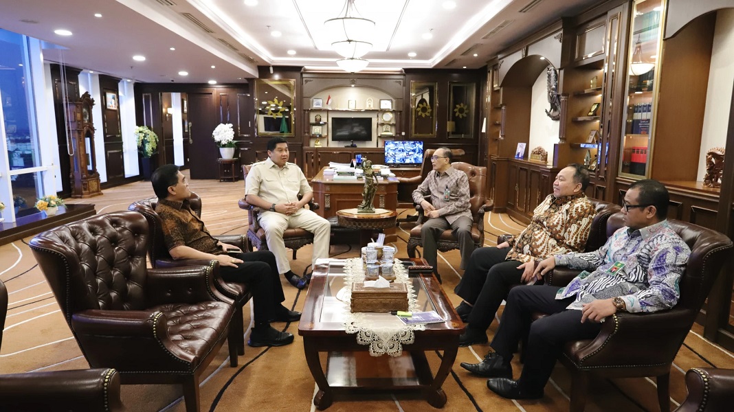 Menteri Perumahan dan Kawasan Permukiman (PKP) Maruarar Sirait melakukan pertemuan dengan Ketua MA Sunarto di Jakarta, Jumat (18/7/2025). Foto pkp.go.id
