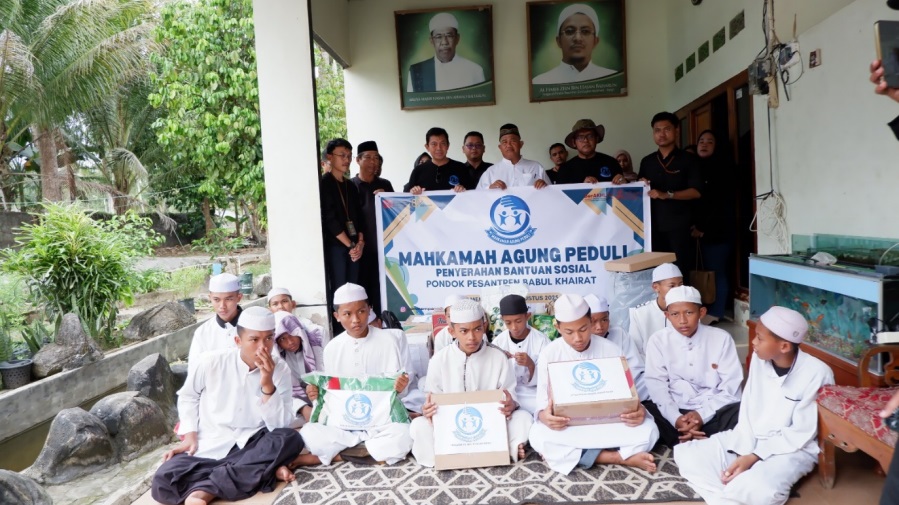 Pengadilan Negeri (PN) Mempawah menggelar kegiatan bakti sosial pada Minggu (17/8/2025). Foto dokumentasi PN Mempawah
