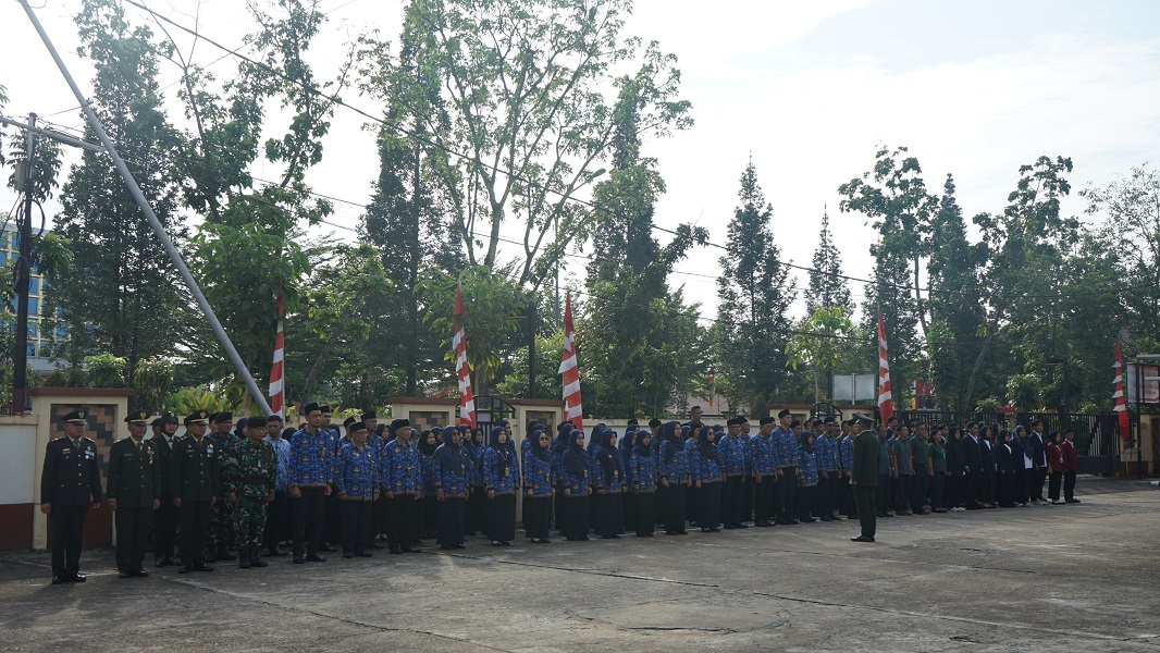 Pengadilan Tata Usaha Negara Pontianak menggelar upacara gabungan yang dipimpin oleh Ketua Pengadilan Tata Usaha Negara Pontianak, Andri Swasono, S.H., M.Kn. (17/8/2025). Foto dokumentasi PTUN Pontianak