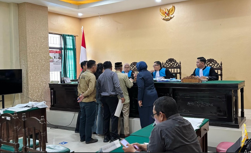 Ketika Hakim Pengadilan Tata Usaha Negara Pontianak Bersidang di Pengadilan Agama Sambas