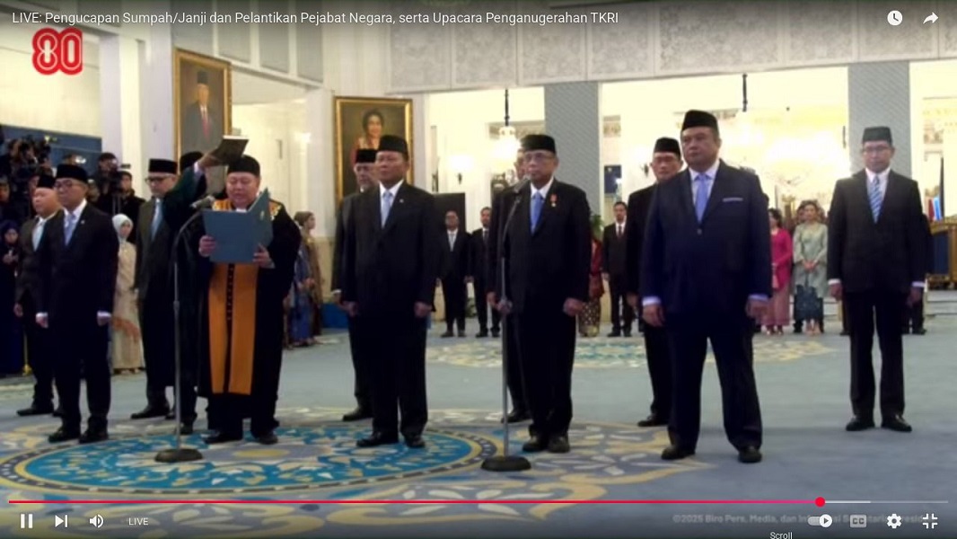 Suharto, S.H., M.H. mengucapkan sumpah jabatan sebagai Wakil Ketua Mahkamah Agung Bidang Yudisial di hadapan Presiden Republik Indonesia pada Senin (25/8/2025) di Istana Negara, Jakarta. Foto YouTube resmi Sekretariat Presiden.