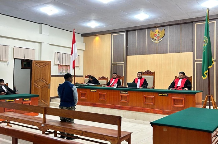 Pembacaan vonis pada pelaku pelemparan batu di rumah Gubernur Papua Pegunungan. Foto : Dokumentasi Humas PN Wamena