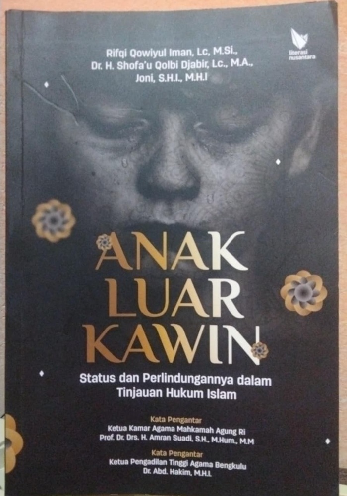 Buku Anak luar Kawin. Foto : Dokumentasi pribadi