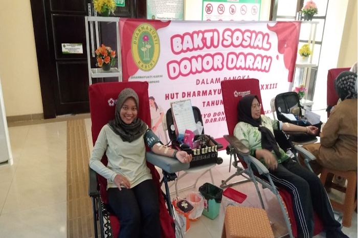 Kegiatan donor darah dalam perayaan HUT DYK ke-23 di PN Sampang. dok. Humas PN Sampang