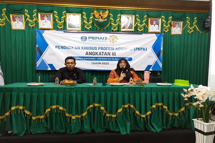 Hakim PTUN Bandar Lampung, Dr. Mevi Primaliza, S.H., M.H. Saat Memberikan Materi pada Program PKPA. Foto : Dokumentasi PTUN Bandar Lampung