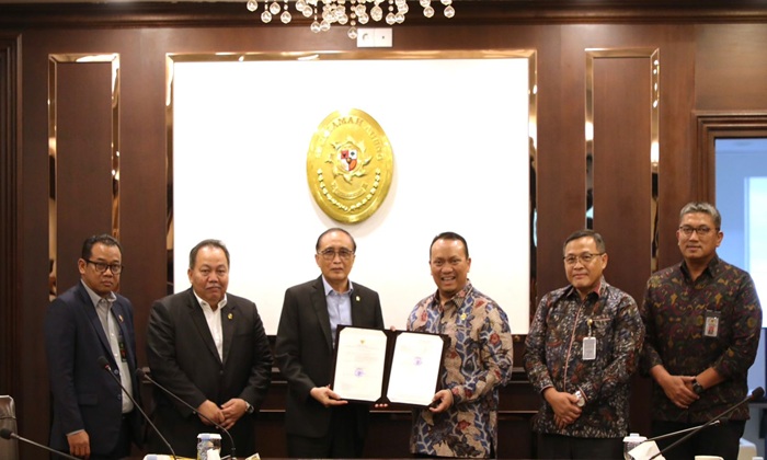 Penyerahan opini WTP dari BPK atas laporan keuangan MA Tahun Anggaran 2024. Foto : Humas MA