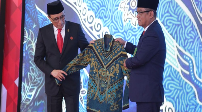 Peluncuran Pakaian Dinas Seragam Batik Mahkamah Agung (PDSBMA). Foto ; Dokumentasi Ditjen Badilum
