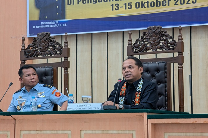 Direktur Binganismin TUN dalam pembinaan di Pontianak. dok. PTUN Pekanbaru