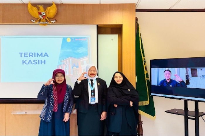 Hakim PTUN Bandar Lampung, Muldan Halim Pratama, S.H. (dalam layar) Mendampingi CPNS dalam kegiatan seminar. Foto ; Dokumentasi Pribadi