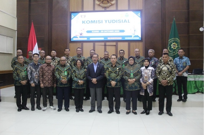 KY melakukan pemantauan di Pengadilan Militer Surabaya. Foto : Dokumentasi Pengadilan Militer Surabaya
