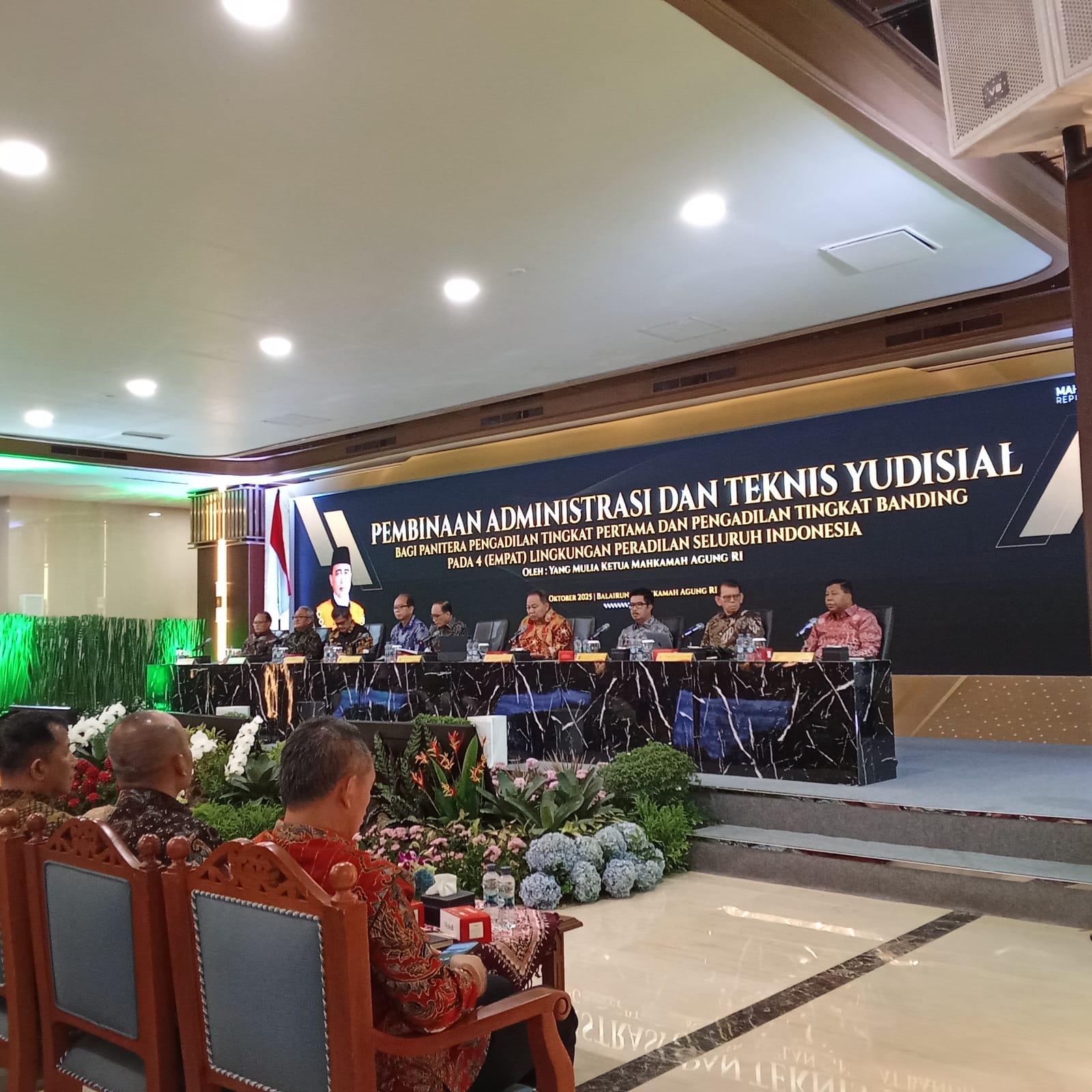 Pembinaan Administrasi dan Teknis Yudisial bagi Panitera Pengadilan Tingkat Pertama dan Tingkat Banding Oleh Pimpinan Mahkamah Agung RI - Foto; Dokumentasi Penulis