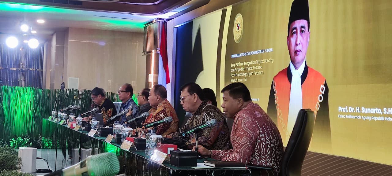 Dalam pembinaannya, Prof Sunarto menyampaikan pentingnya mengantisipasi tantangan era revolusi industri 5.0 dan kecerdasan buatan. Foto ; Dokumentasi Biro Hukum dan Humas