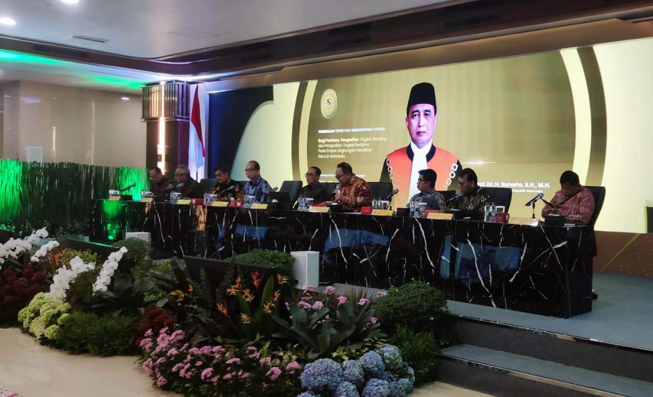 Pimpinan Mahkamah Agung RI Melakukan Pembinaan Administrasi dan Teknis Yudisial. Foto : Dokumentasi Biro Hukum dan Humas