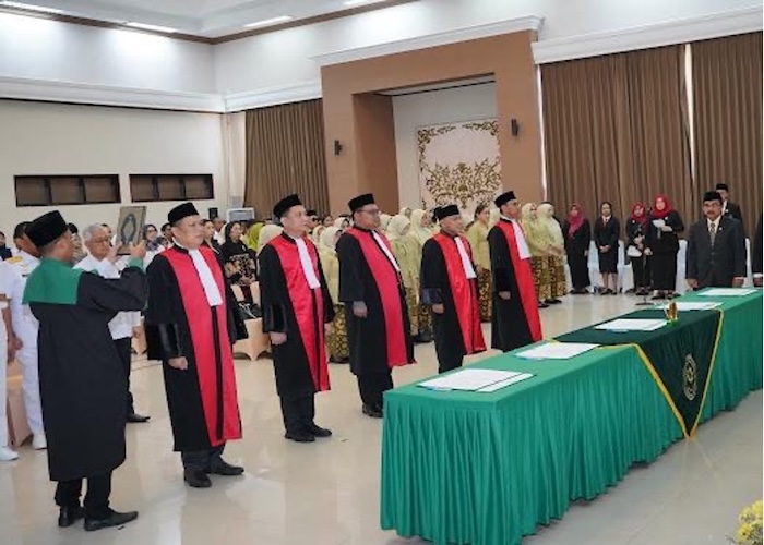 Pelantikan sejumlah KPN di lingkungan PT Surabaya. Foto ; Dokumentasi Pengadilan Tinggi Surabaya