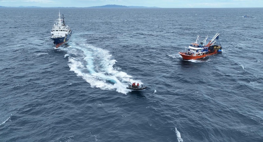 Refleksi atas keberhasilan penegakan hukum laut Indonesia melalui asas lex specialis dan dedikasi aparat penegak hukum perikanan dalam menjaga kedaulatan serta ekonomi maritim nasional. Foto: Humas Ditjen PSDKP – KKP