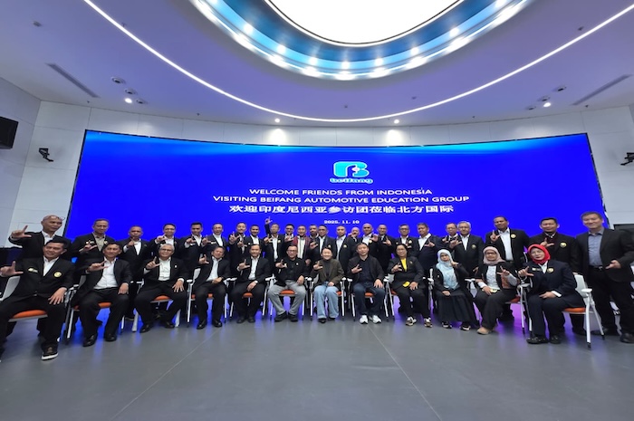 Rombongan SSLN Lemhannas RI Angkatan XXVI di kompleks Beifang Automotive Education Group. Foto ; Dokumentasi penulis
