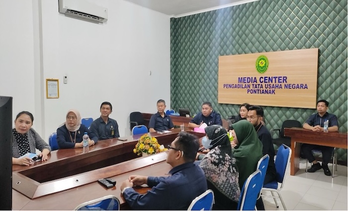 Merangkul Inovasi: PTUN Pontianak Pastikan Kesiapan Smart Majelis