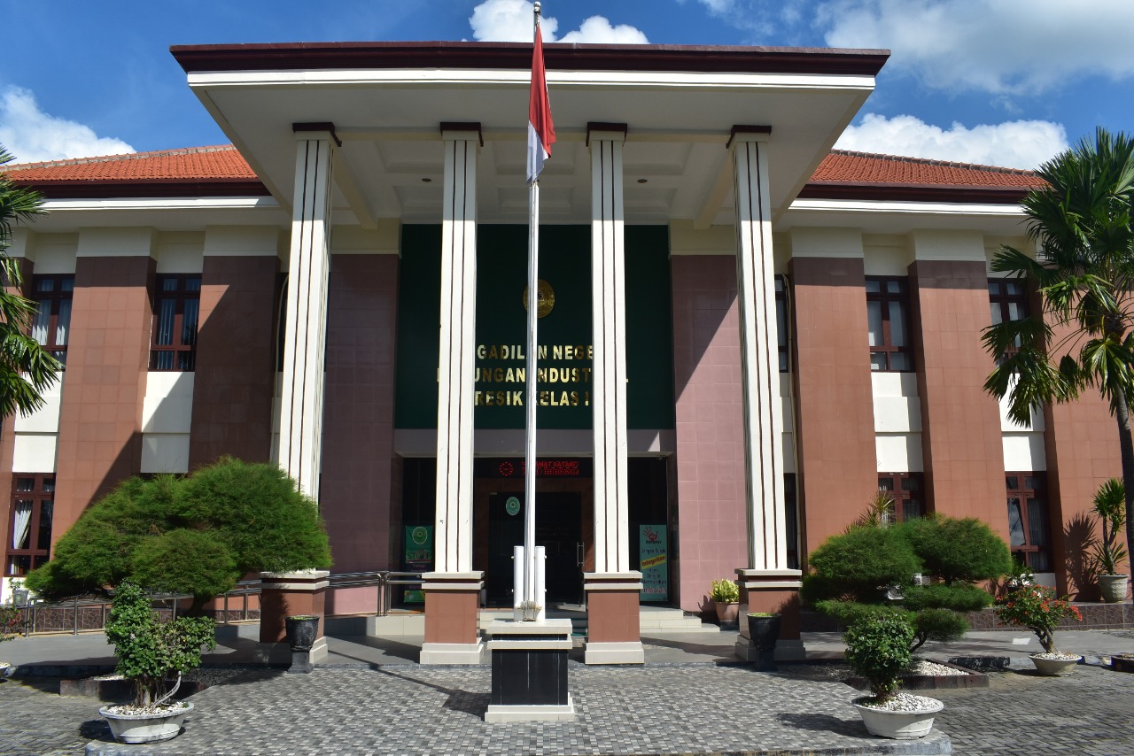 Transformasi Moral dan Profesionalisme Aparatur Peradilan Melalui Pembinaan Keagamaan di PN Gresik