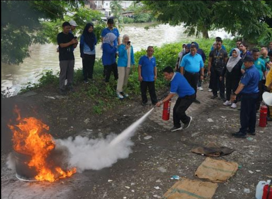 Latihan Darurat Kebakaran, PT Surabaya Libatkan Damkar
