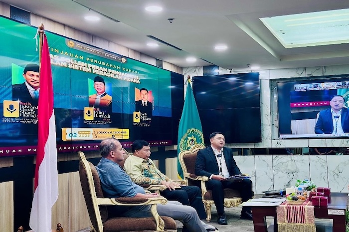 Para Narasumber PERISAI BADILUM Episode 12 dengan Moderator. Foto: Dokumentasi Penulis)