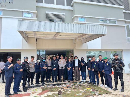 Pengadilan Negeri Palopo Berhasil Laksanakan Eksekusi Hotel Platinum