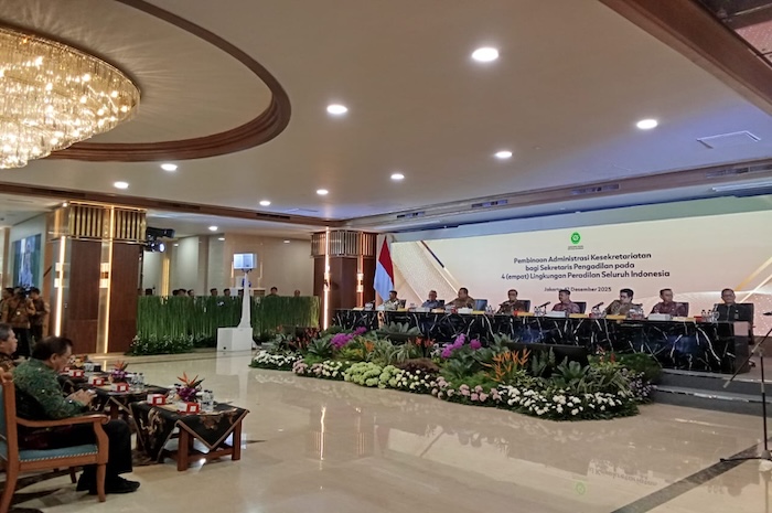 Ketua MA memimpin langsung pembinaan terhadap sekretaris pengadilan. Foto : Dokumentasi Humas MA