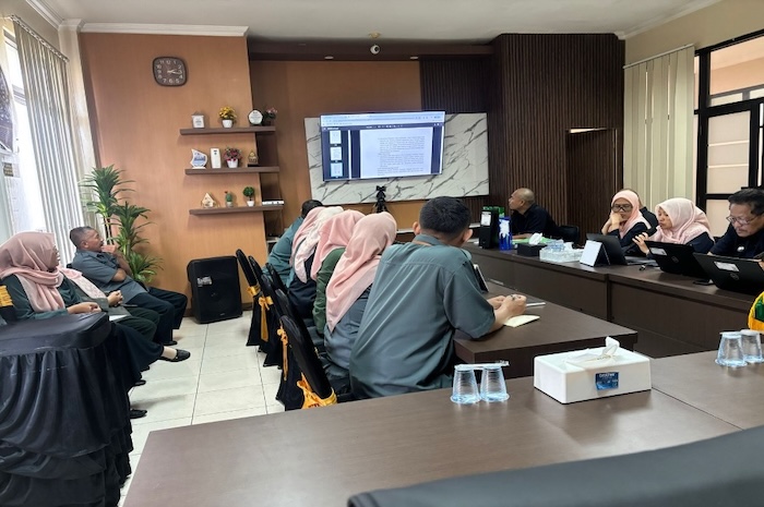 Tingkatkan Tertib Administrasi dan Kualitas Putusan, PA Salatiga Gelar Bedah Berkas