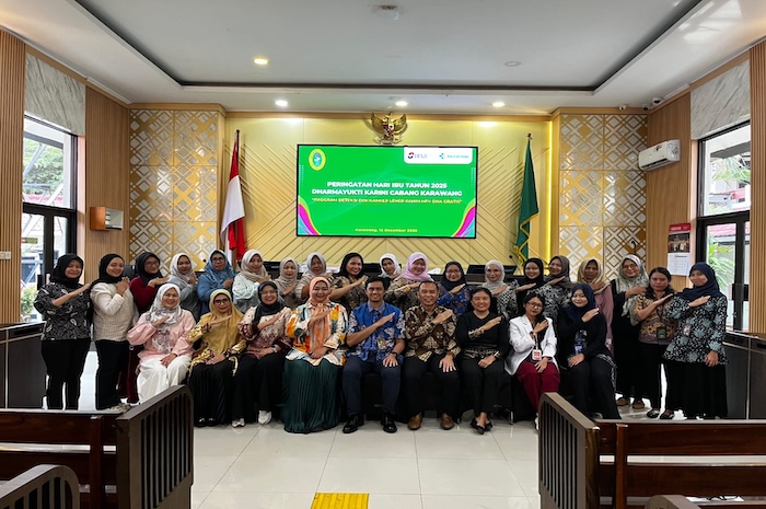 Dharmayukti Karini Cabang Karawang gelar berbagai kegaitan peringati Hari Ibu. Foto : Dokumentasi PN Karawang