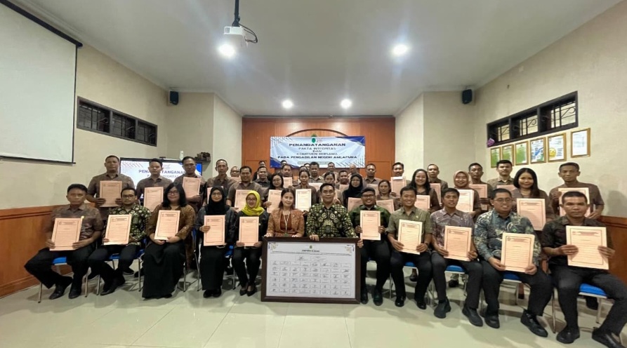 Kuatkan Komitmen, PN Amlapura Awali Tahun 2026 dengan Pakta Integritas